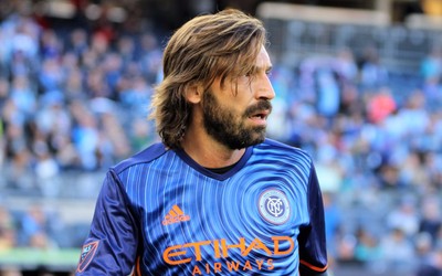 亚投国际快讯-加维绝杀后跳进球迷看台